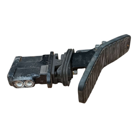 PEDAŁ MŁOTA I NOŻYC Z ZAWOREM DAEWOO  DOOSAN K1017382A