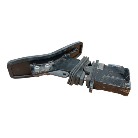 PEDAŁ MŁOTA I NOŻYC Z ZAWOREM DAEWOO  DOOSAN K1017382A
