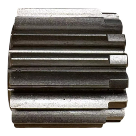 ZĘBATKA ŚRODKOWA REDUKTORA OBROTU  KOBELCO YT15V00001F3
